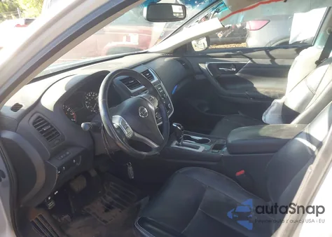 2017 Nissan Altima 2.5/S/Sv/Sl/Sr z USA, uszkodzony, nr VIN 1N4AL3AP9HC207107